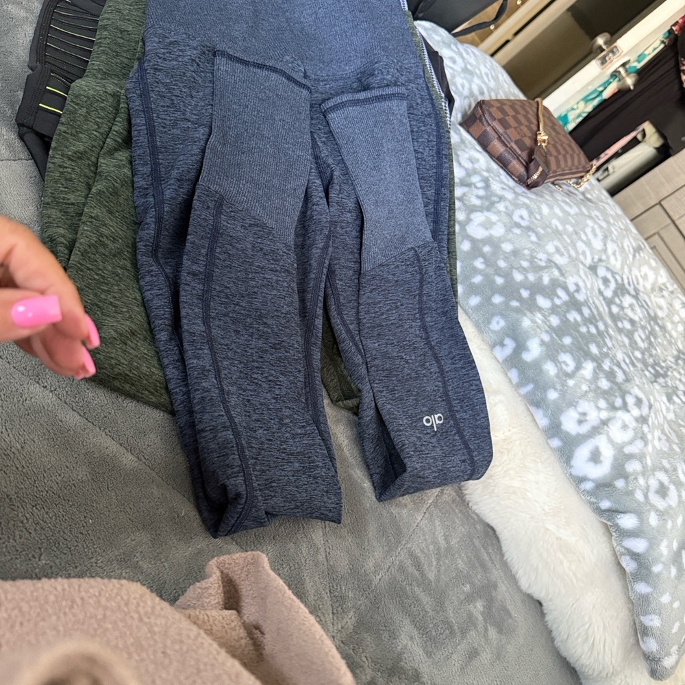 ALO Yoga Dark Gray Leggings